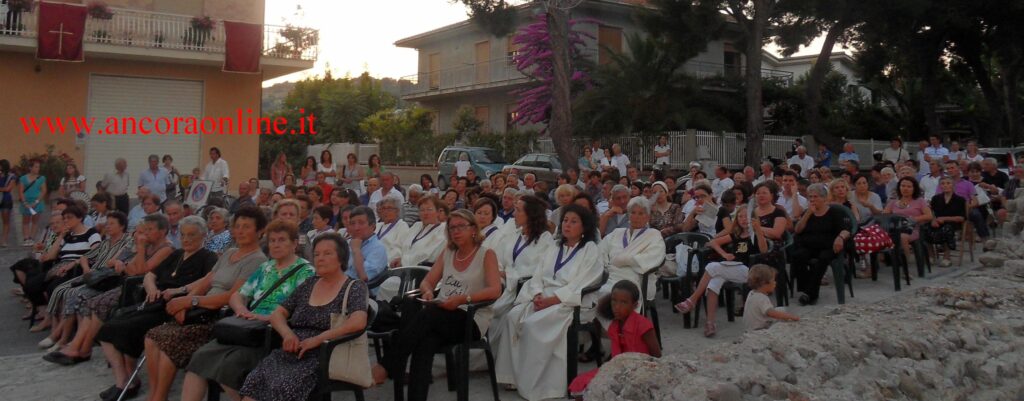 Persone Messa Sacra