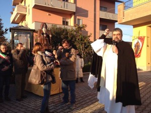 1621704_10202183633424778_399976666_n