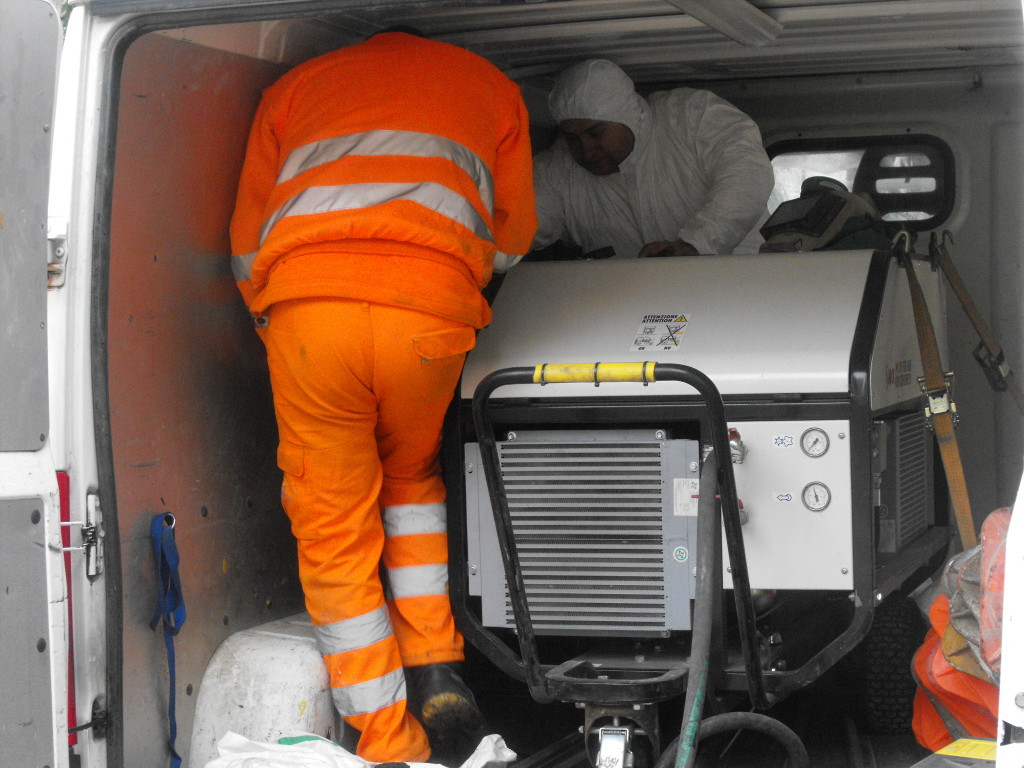 pulizia muri ams macchinario