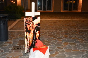 L'Ancora (070) - 06 - I Giovani di Valtesino, Via Crucis di Fratellanza
