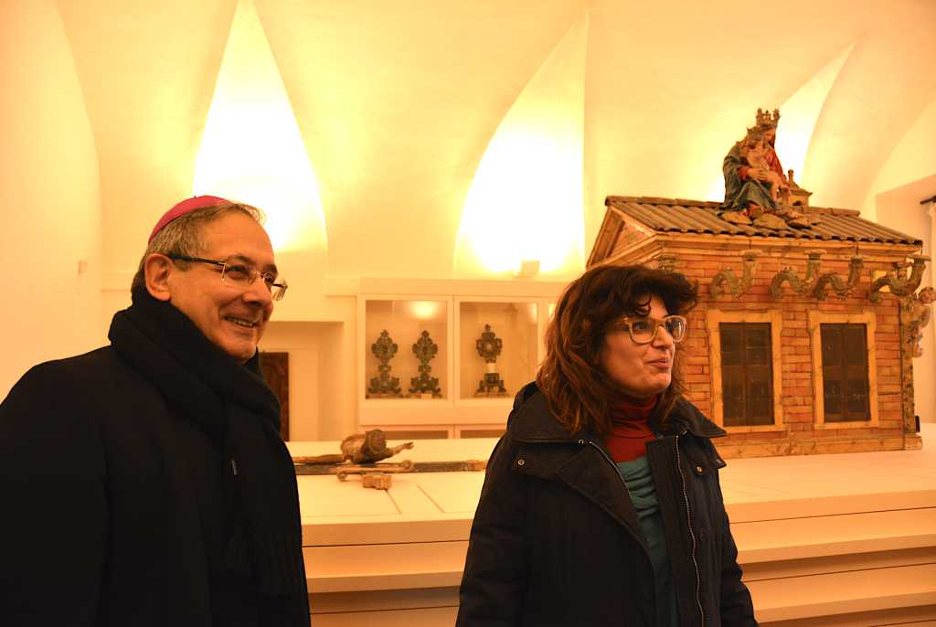 Il Vescovo Carlo con Letizia Ferracuti in occasione della Festa di S. Antonio Abate a Montelparo